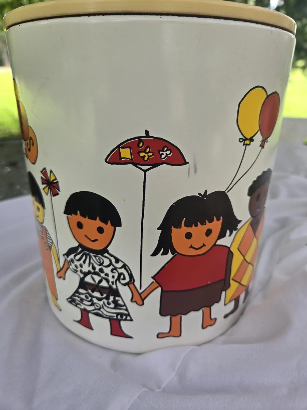 Retro Kids Balloon Cookie Tin - Cream, Yellow & Orange - Picture 2 of 10